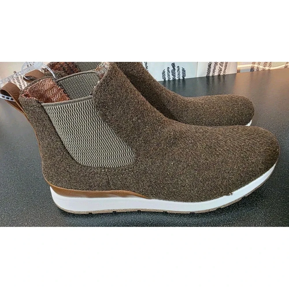 NEW‎ b.o.c. Women's Kara Wool Ankle Chelsea Boots Brown Sz 6.5 Slip On Bootie